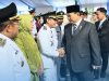 Bupati Kabupaten Dompu, Bambang Firdaus saat bersama Presiden RI Prabowo Subianto, di Istana Negara, Jakarta.