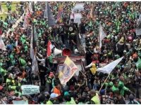 Demo driver ojol tuntut THR
