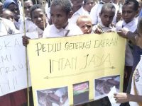 Para siswa Papua gelar aksi demo soal program makan bergizi gratis