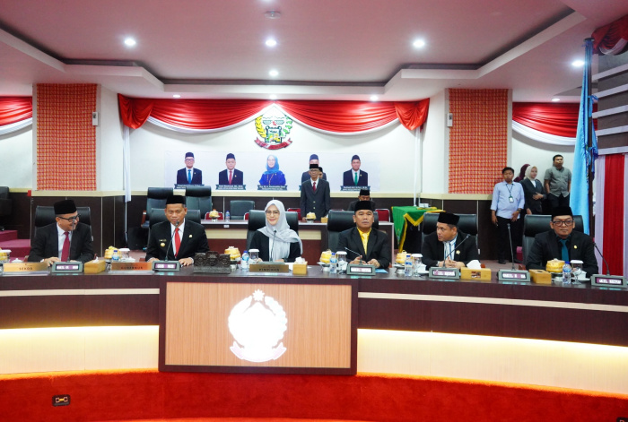 Rapat Paripurna DPRD Provinsi Sulsel menetapkan Gubernur dan Wakil Gubernur Sulsel terpilih.