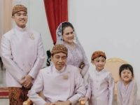 Presiden Ke-7 RI, Ir. Joko Widodo saat bersama keluarga.