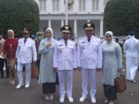 Wali Kota dan Wakil Wali Kota Parepare, Tasming Hamid dan Hermanto masing-masing didampingi istrinya.
