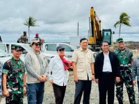 Mentan Andi Amran Sulaiman bersama Menkeu Sri Mulyani tinjau progres lahan cetak sawah di Distrik Wanam, Kabupaten Merauke