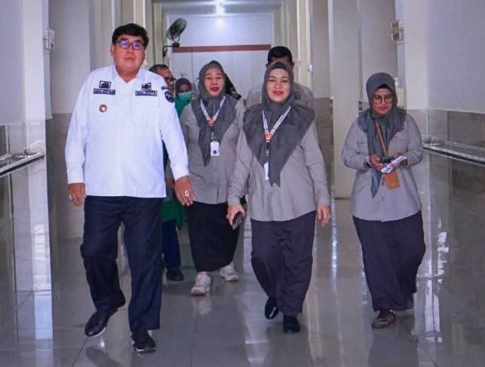 Penjabat Wali Kota Parepare, Abdul Hayat Gani, Tinjau Layanan Kesehatan di RSUD Andi Makkasau
