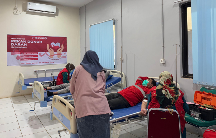 Karyawan Huadi group kompak ikut donor darah
