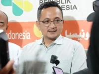 KJRI Jeddah segera mengirimkan Tim Pelindungan WNI ke lokasi dan berkoordinasi dengan otoritas setempat, rumah sakit, tour leader, Perwakilan Kementerian Haji, Muassasah, dan perusahaan bus serta memastikan kondisi korban.