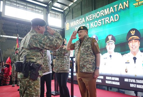 Wali Kota Makassar, Munafri Arifuddin, secara resmi dikukuhkan sebagai warga kehormatan Divisi Infanteri 3 Kostrad