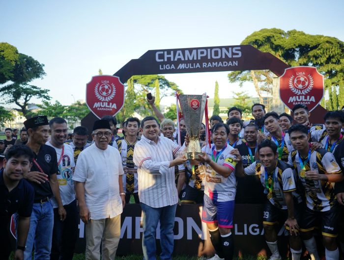 Liga Mulia Ramadan 2025 ini telah digelar sejak 2 Maret lalu dengan diikuti oleh 15 grup yang terdiri dari klub-klub sepak bola dari berbagai daerah di Sulawesi Selatan. Turnamen ini menjadi ajang silaturahmi sekaligus wadah bagi para pesepakbola lokal untuk mengasah kemampuan mereka.