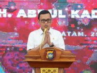 Menteri Pelindungan Pekerja Migran Indonesia (P2MI) Abdul Kadir Karding menjalin kerja sama dengan Kepolisian Daerah Kepulauan Riau (Polda Kepri) untuk mencegah keberangkatan pekerja migran ilegal melalui Batam, yang selama ini dikenal sebagai salah satu jalur utama pengiriman ke luar negeri.