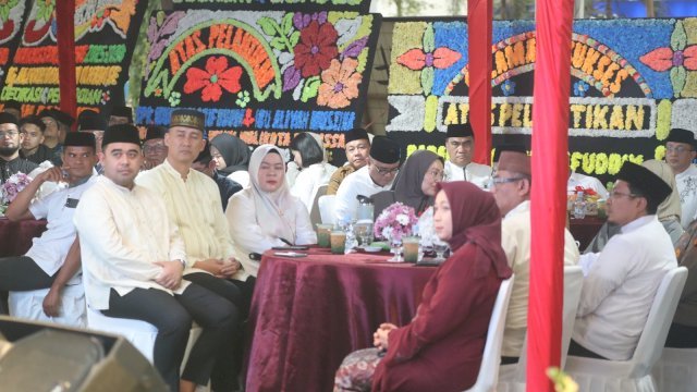 Suasana kehangatan dan kebersamaan mewarnai acara buka puasa bersama yang digelar di Halaman Kantor Balaikota Makassar, Senin (3/3/2025).