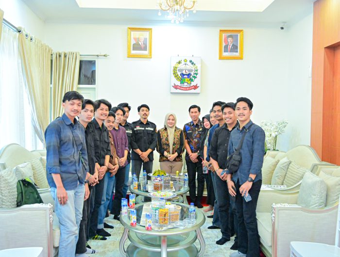 Audiensi ini digelar dalam rangka menyampaikan rencana pelaksanaan PMTM FORWIL IX dan MUSWIL XV yang akan berlangsung pada 16–22 Juni 2025 di UNM, sekaligus menjalin sinergi dengan Pemerintah Provinsi Sulsel sebagai bentuk kolaborasi antara mahasiswa dan pemangku kebijakan.