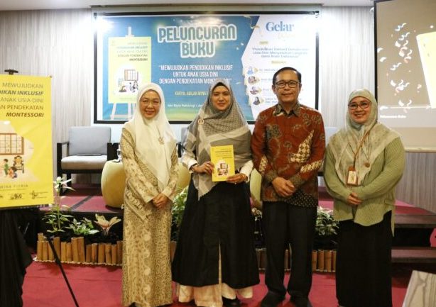 Bunda PAUD Kota Makassar, Melinda Aksa, saat hadiri peluncuran buku karya Adilah Wina Fitria. berlangsung di Hotel Ibis Style, Jumat, 25 April 2025.