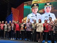 Wakil Gubernur Provinsi Sulsel, Fatmawati Rusdi saat bersama Wali Kota Makassar, Munafri Arifuddin, Wakil Wali Kota Makassar, Aliyah Mustika Ilham dan seluruh Ketua KKSS 34 Provinsi se-Indonesia.