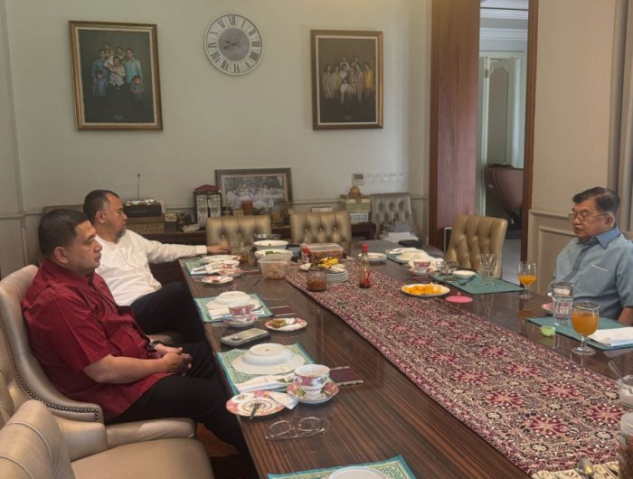 Wali Kota Makassar, Munafri Arifuddin (Appi) saat bersilaturahmi dengan Wapres H Jusuf Kalla, di kediaman JK, Jl. Brawijaya, Jakarta Selatan, Rabu 16 14 2025 kemarin.