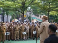Wali Kota Makassar, Appi saat pimpin apel pagi di Balai Kota Makassar.