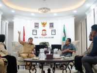 Wali Kota Makassar, Appi saat menerima Fraksi PKS DPRD Kota Makassar.