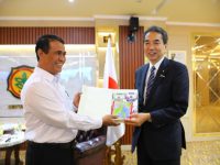 Menteri Pertanian RI, Andi Amran Sulaiman saat menerima Menteri Pertanian, Kehutanan, dan Perikanan Jepang, Eto Taku, di Kantor Pusat Kementerian Pertanian, Jakarta 29 April 2025.