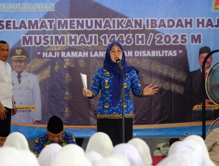Bupati Gowa Sitti Husniah Talenrang didampingi Wakil Bupati Gowa, Darmawangsyah Muin melepas 599 Jemaah Calon Haji (JCH) Kabupaten Gowa di Masjid Agung Syekh Yusuf, Jum’at 25 April 2025