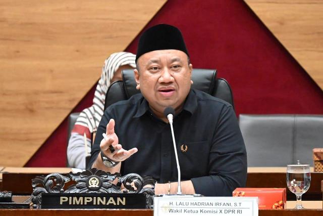 Ketua Komisi X DPR RI, Lalu Hadrian Irfani, mengklarifikasi alasan di balik digelarnya sejumlah rapat tertutup antara Komisi X dan sejumlah kementerian mitra, seperti Kementerian Pendidikan dan Kementerian Riset, Teknologi, dan Pendidikan Tinggi.