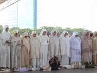 Salat Ied di Lapangan Karebosi turut dihadiri sejumlah Jajaran Forkopimda Kota Makassar dan ribuan masyarakat Kota Makassar.
