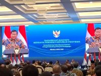 Presiden RI itu juga mengatakan, dirinya masih membuka ruang untuk diejek siapapun. Barangkali, Prabowo juga bisa menutup ruang untuk diejek. Jika terjadi, seberapa kuat prabowo membendungnya?