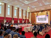 Rapat dipimpin langsung oleh Gubernur Sulsel, Andi Sudirman Sulaiman, dan dihadiri oleh seluruh perwakilan kepala daerah se-Sulawesi Selatan.
