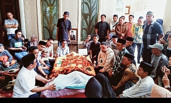 Munafri Arifuddin, menyampaikan rasa bela sungkawa yang mendalam atas wafatnya anggota DPRD Kota Makassar, fraksi Golkar, H. Ruslan Mahmud.