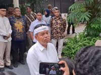 Langkah ini diambil menyusul pernyataan kontroversial Wali Kota Depok, Supian Suri, yang mengizinkan Aparatur Sipil Negara (ASN) menggunakan mobil dinas untuk mudik.