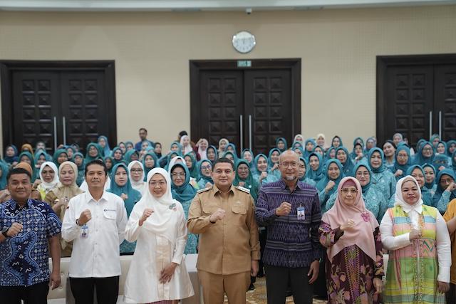 Pada momentum peringatan Hari Kartini, Munafri Arifuddin atau akrab disapa Appi berkomitmen untuk meringankan beban perempuan Makassar melalui berbagai program pemerintah kota.