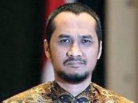 Eks Ketua Komisi Pemberantasan Korupsi (KPK), Abraham Samad menanggapi laporan hukum yang dilayangkan oleh Presiden ke-7 RI, Joko Widodo (Jokowi), terhadap Roy Suryo dan sejumlah tokoh lainnya.