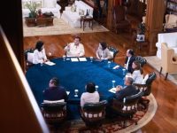 Pakar Hukum Tata Negara, Zainal Arifin Mochtar, menyambut positif format wawancara terbuka tersebut, namun menyampaikan kekhawatiran terhadap substansi jawaban sang presiden.