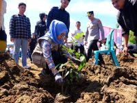 Andi Amran Sulaiman dan Bupati Gowa Husniah Resmikan Sekolah Unggulan KKSS Pertama di Gowa