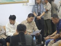 Komisi A Dewan Perwakilan Rakyat Daerah (DPRD) Kota Makassar melakukan peninjauan lapangan terhadap aktivitas pergudangan di Kota Makassar, khususnya gudang plastik milik Toko Indah yang berlokasi di Jalan Cakalang, Kelurahan Tabaringan, Kecamatan Ujung Tanah, Selasa (5/2/2025).