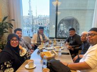 Pertemuan tersebut disinyalir terus memberikan penguatan kepada Taufan Pawe menjelang perhelatan Musda Golkar Sulsel yang akan diselenggarakan tahun ini.
