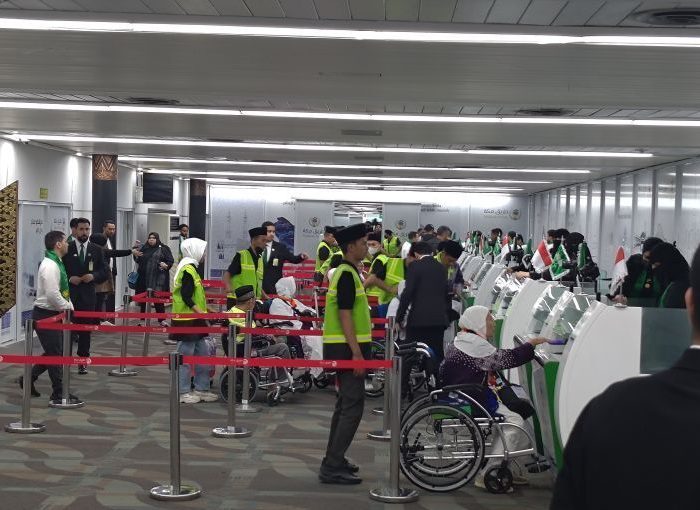 Komando Daerah Militer (Kodam) Jaya memberikan klarifikasi terkait surat dari Komando Distrik Militer (Kodim) 0501/Jakarta Pusat yang ditujukan kepada pihak Bea Cukai Bandara Soekarno-Hatta. Surat tersebut sempat menimbulkan kontroversi di publik setelah tersebar di media sosial karena dinilai berpotensi menjadi bentuk intervensi militer dalam proses kepabeanan.