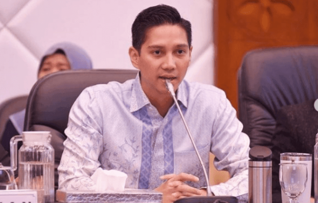 Ketua Fraksi Partai Gerindra sekaligus Wakil Ketua Komisi I DPR RI, Budisatrio Djiwandono, mendorong dilakukannya investigasi menyeluruh dan transparan oleh TNI terkait insiden ledakan amunisi kedaluwarsa di Garut, Jawa Barat, yang menewaskan 13 orang, termasuk warga sipil dan personel TNI.
