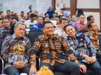 Bupati Bantaeng Uji Nurdin saat bersama Bupati Jeneponto Paris di Musrembang RPJMD Pemprov Sulsel 2025-2029.