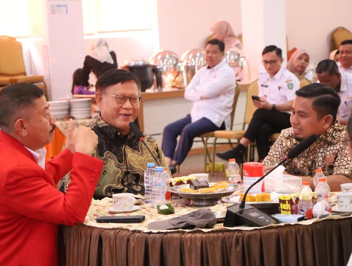 Wali Kota Parepare, Tasming Hamid, menghadiri pelantikan pengurus Persatuan Tenis Seluruh Indonesia (PELTI) Kota Parepare yang digelar di Auditorium BJ Habibie, Rabu (14/5/2025).