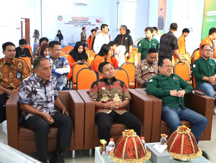 Wali Kota Parepare, Tasming Hamid, melakukan pertemuan dengan Rektor Institut Teknologi Habibie (ITH) Parepare beserta jajaran, Kamis (22/05/2025). Pertemuan tersebut membahas rencana pengembangan aplikasi inovatif bertajuk Parepare Dalam Genggaman