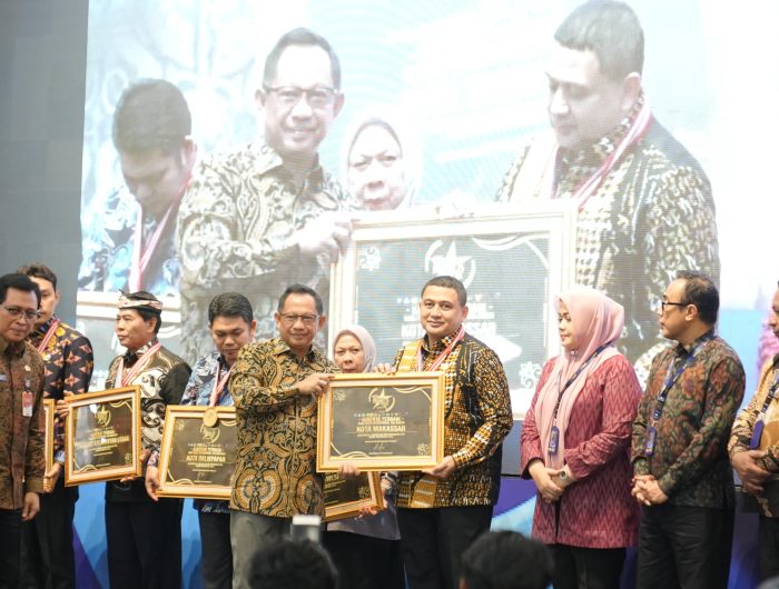 Pemerintah Kota Makassar kembali menorehkan prestasi membanggakan dengan meraih penghargaan dalam ajang SPM (Standar Pelayanan Minimal) Awards Tahun 2025.