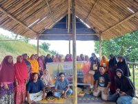 Komunitas Adat Tarlawi di Kecamatan Wawo, Kabupaten Bima, meresmikan Rumah Produksi Perempuan Adat pada Senin, 19 Mei 2025. Acara ini dirangkai dengan Pelatihan Peningkatan Kapasitas Produk dari Bambu, yang diikuti oleh perempuan dan pemuda adat setempat.