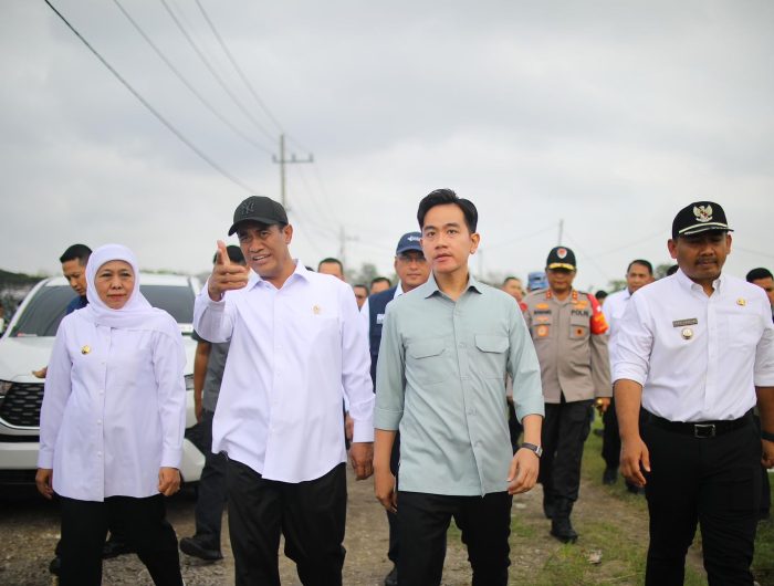 Wakil Presiden RI Gibran Rakabuming Raka bersama Menteri Pertanian Andi Amran Sulaiman melaksanakan kunjungan kerja ke Desa Gempel, Kecamatan Geneng, Kabupaten Ngawi, Jawa Timur, dalam rangka memperkuat ketahanan pangan dan mendukung percepatan tanam padi nasional.