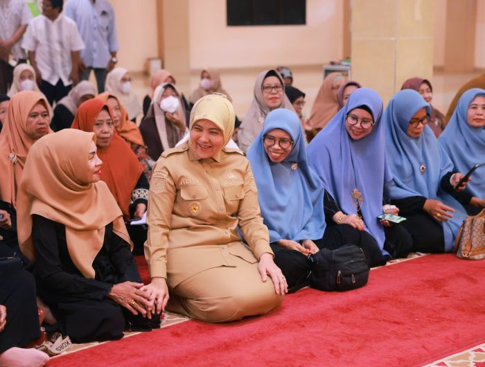 Wakil Wali Kota Makassar, Aliyah Mustika Ilham, secara resmi membuka kegiatan Ceramah Agama bagi Lansia yang diselenggarakan oleh Bagian Kesejahteraan Rakyat (Kesra) Sekretariat Daerah Kota Makassar, bertempat di Masjid Al-Abrar, Jl. Sultan Alauddin No. 82, Makassar, Senin (26/5/2025).