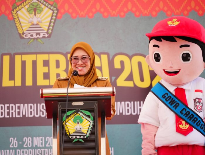 Bupati Gowa, Sitti Husniah Talenrang saat membuka Festival Literasi yang diselenggarakan oleh Dinas Perpustakaan dan Kearsipan Kabupaten Gowa, Senin 26 Mei 2025.