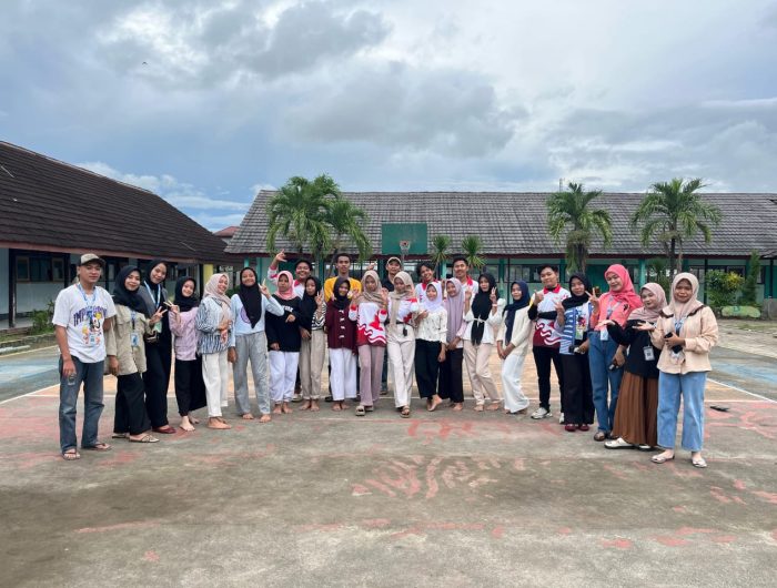 Mahasiswa Program Merdeka (PROMER) Universitas Teknologi Sumbawa (UTS) di Desa Seteluk Tengah resmi meluncurkan salah satu program unggulannya: Desa Budaya. Program ini dimulai pada Jumat, 9 Mei 2025, melalui kolaborasi erat dengan SMP Negeri 1 Seteluk.