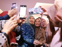 Wakil Wali Kota Makassar, Aliyah Mustika Ilham menghadiri acara Bincang Keluarga yang digelar Badan Kontak Majelis Taklim (BKMT) Makassar bekerja sama dengan PT Permodalan Nasional Madani (PNM) Cabang Makassar.