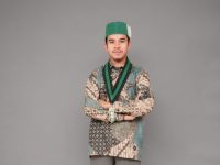 Penetapan Sekretaris Umum Himpunan Mahasiswa Islam (HMI) Cabang Bima sebagai tersangka karena mengikuti aksi damai menuntut pemekaran Provinsi Pulau Sumbawa bukan sekadar langkah hukum. Ia adalah alarm keras bahwa demokrasi di negeri ini sedang mengalami penyempitan ruang, bahkan ancaman pembusukan dari dalam.