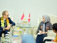 Wagub Sulsel, Fatmawati Rusdi saat bersama Duta Besar Swiss untuk Indonesia, Olivier Zehnder, di Rumah Jabatan Wakil Gubernur Sulsel.