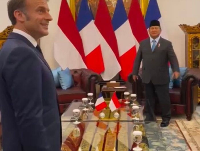 Presiden Prancis Emmanuel Macron melakukan kunjungan kenegaraan ke Istana Kepresidenan di Jakarta, Rabu (28/5/2025), dan mendapat sambutan resmi dari Presiden RI Prabowo Subianto. Dalam pertemuan ini, kedua pemimpin negara menampilkan keharmonisan diplomatik yang dibalut simbolisme budaya dan agenda strategis bilateral.