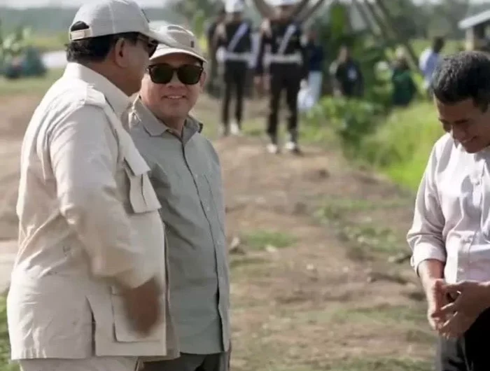 Nama pengusaha tambang asal Kalimantan Selatan, Andi Syamsuddin Arsyad atau Haji Isam, kembali jadi sorotan. Ia disebut-sebut "menggendong" Menteri Pertanian Andi Amran Sulaiman untuk maju sebagai Ketua Umum PPP dalam Muktamar partai yang rencananya digelar September 2025.